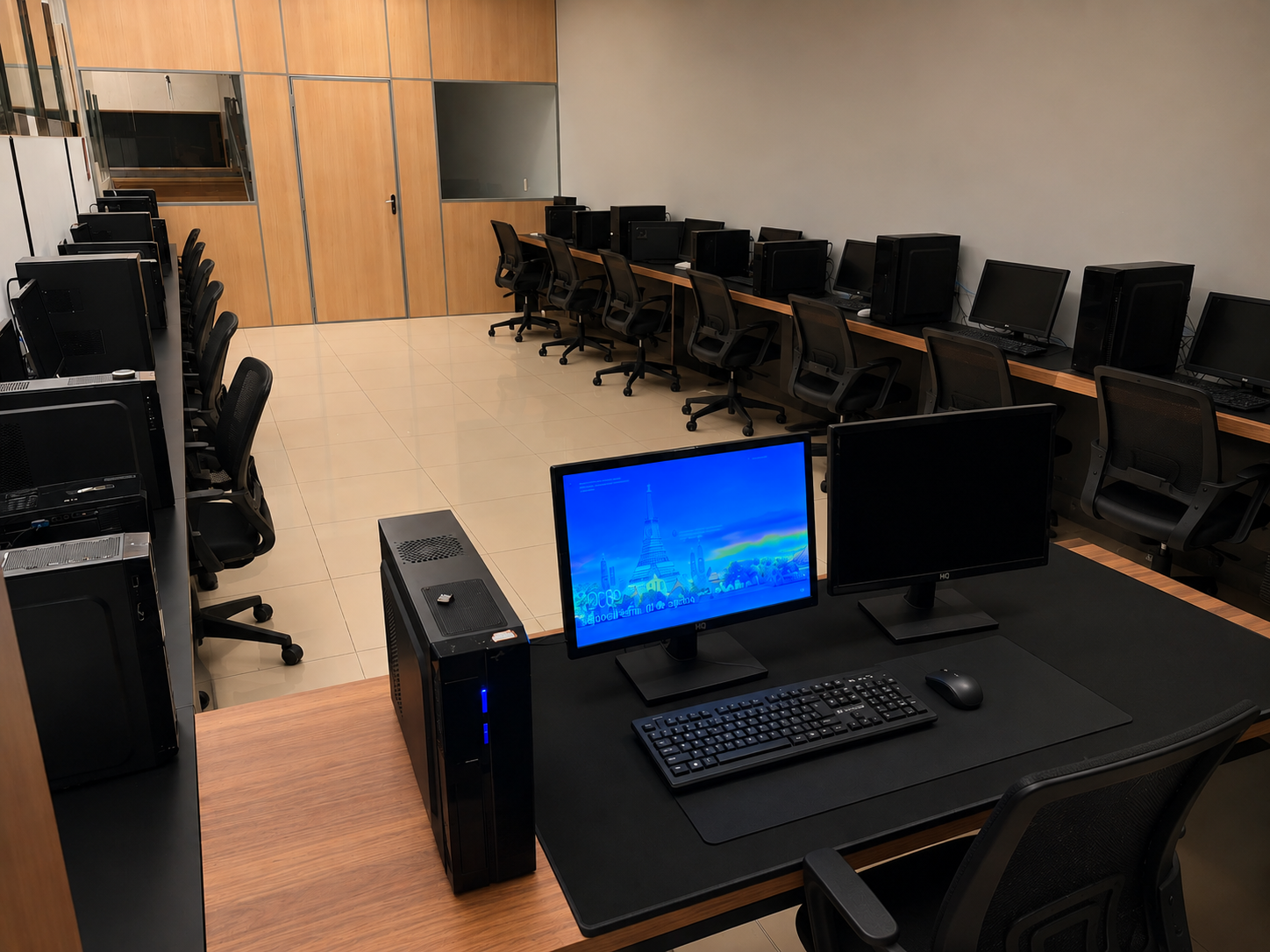 Sala comercial equipada para equipes de vendas na Savassi Corporate